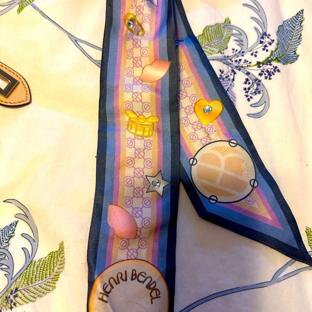 Silk decorative scarf for matching handbag